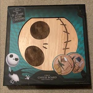 NIB Jack Skellington cheese board & tools set